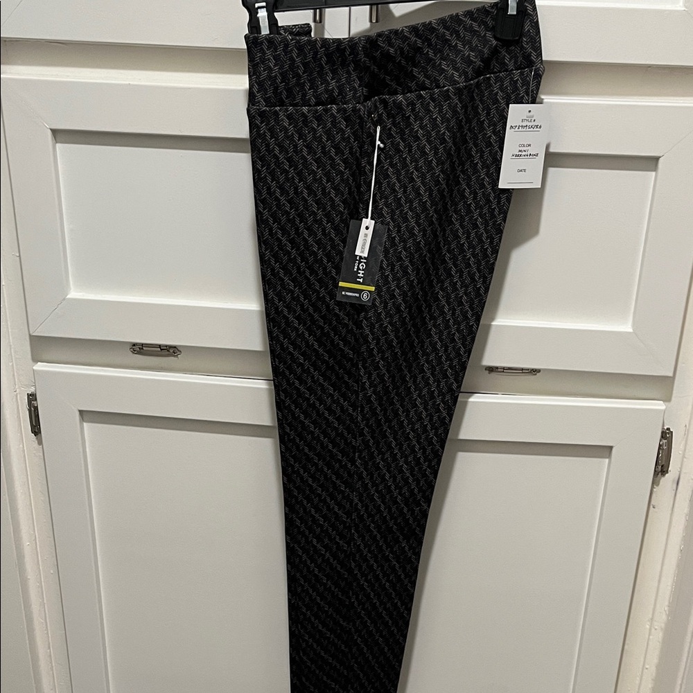 Women’s Black herringbone Pants size 6!